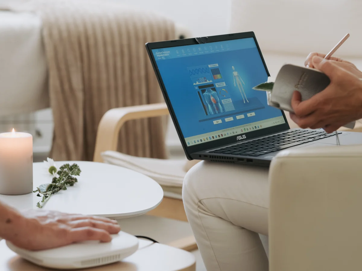 Maja Kresnik med biofotonsko seanso s skalarno energijo